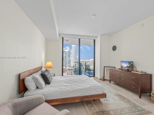 Apartment for sale  Unit #1710 - photo 5608105