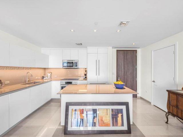 Apartment for sale  Unit #1710 - photo 5608113