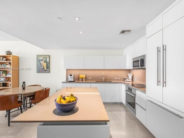 Apartment for sale  Unit #1710 - photo 5608114