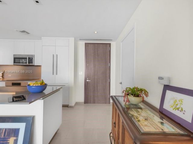 Apartment for sale  Unit #1710 - photo 5608116