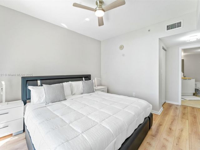 Apartment for rent  Unit #2810 - photo 5856162