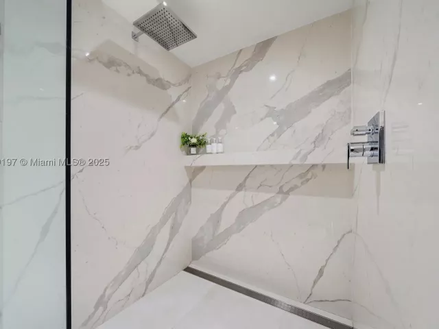 2-bedroom condo for rent in Miami Beach -  - MondialRealty