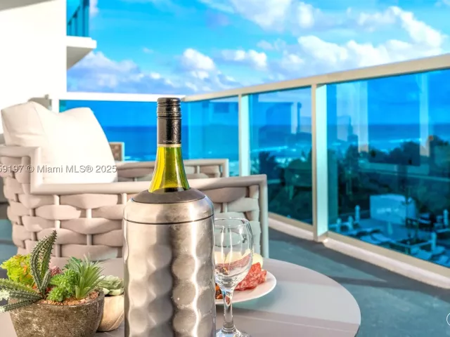 2-bedroom condo for rent in Miami Beach -  - MondialRealty