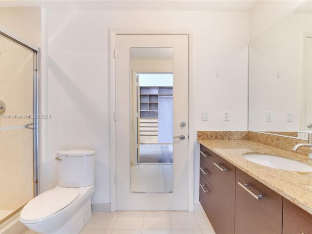 Apartment for sale  Unit #818 - photo 5563838