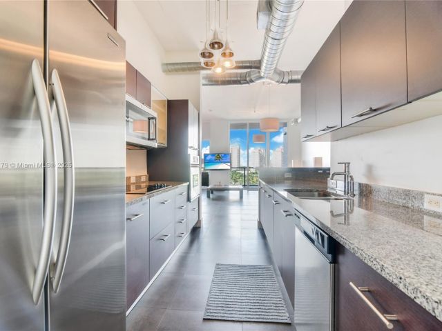 Apartment for sale  Unit #818 - photo 5563841