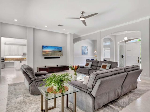 Home for rent at 514 NW 13th Street - photo 5757326