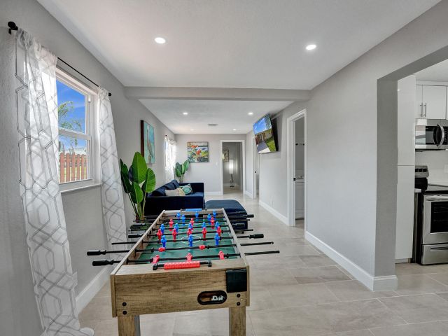 Home for rent at 337 SW 8th Avenue - photo 5757091