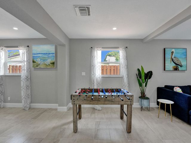 Home for rent at 337 SW 8th Avenue - photo 5757092