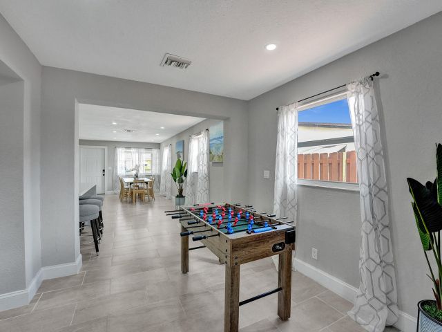 Home for rent at 337 SW 8th Avenue - photo 5757093