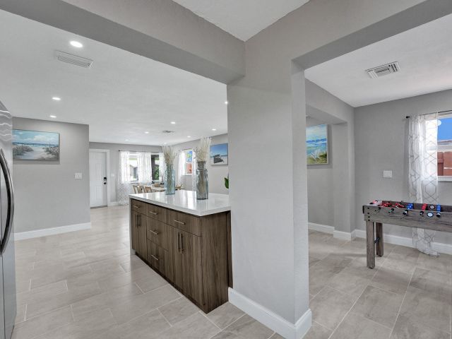 Home for rent at 337 SW 8th Avenue - photo 5757097