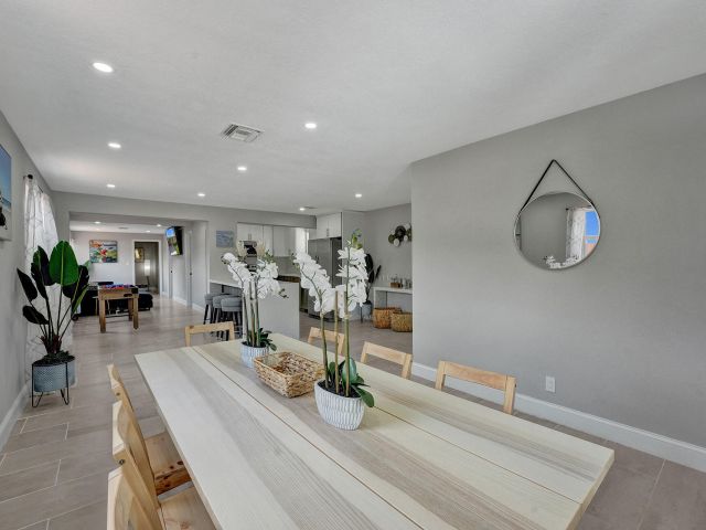 Home for rent at 337 SW 8th Avenue - photo 5757107