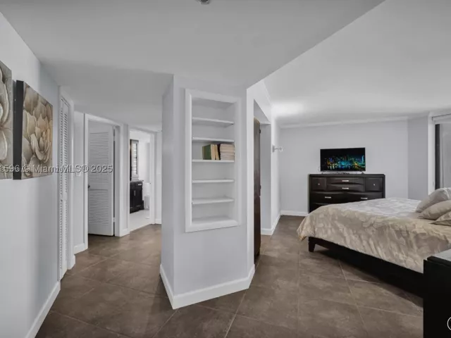 2-bedroom condo for sale in Hallandale Beach - 300 Three Islands Blvd 108 - MondialRealty