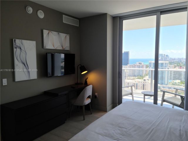 Apartment for rent  Unit #R3309 - photo 5628118