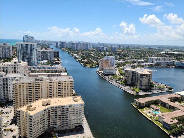 Apartment for rent  Unit #R3309 - photo 5628129