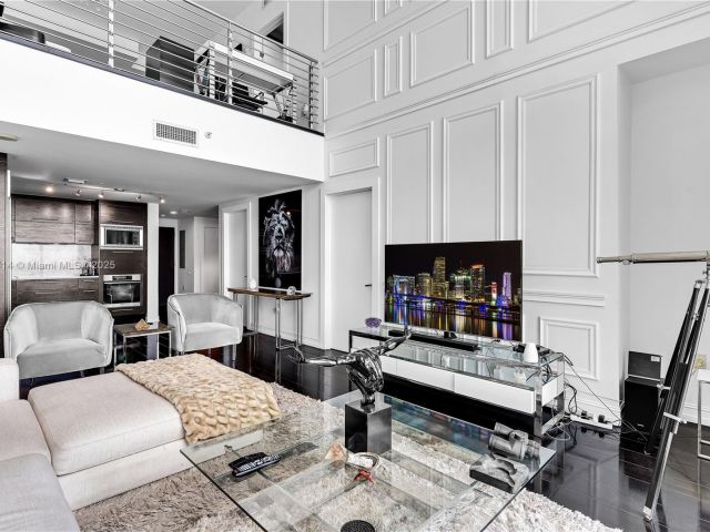 Apartment for rent  Unit #909 - photo 6225934