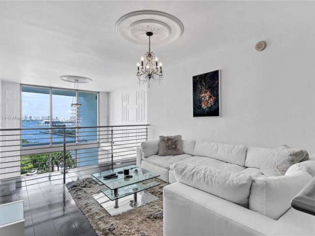 Apartment for rent  Unit #909 - photo 6225936