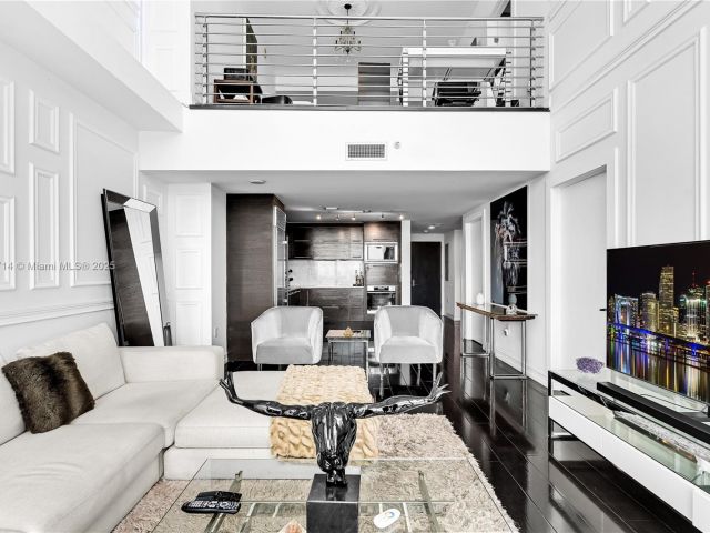 Apartment for rent  Unit #909 - photo 6225939