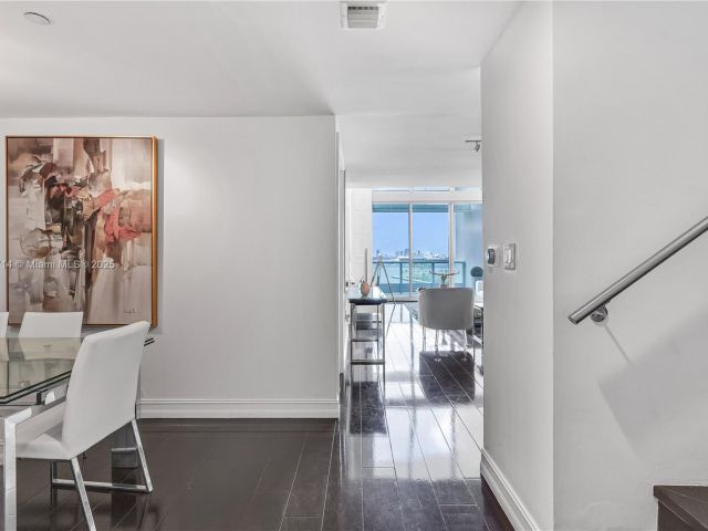 Apartment for rent  Unit #909 - photo 6225944