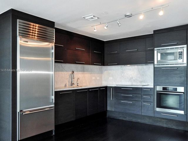 Apartment for rent  Unit #909 - photo 6225945