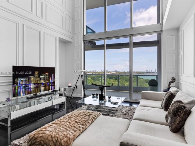 Apartment for rent  Unit #909 - photo 6225948