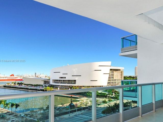 Apartment for rent  Unit #909 - photo 6225949