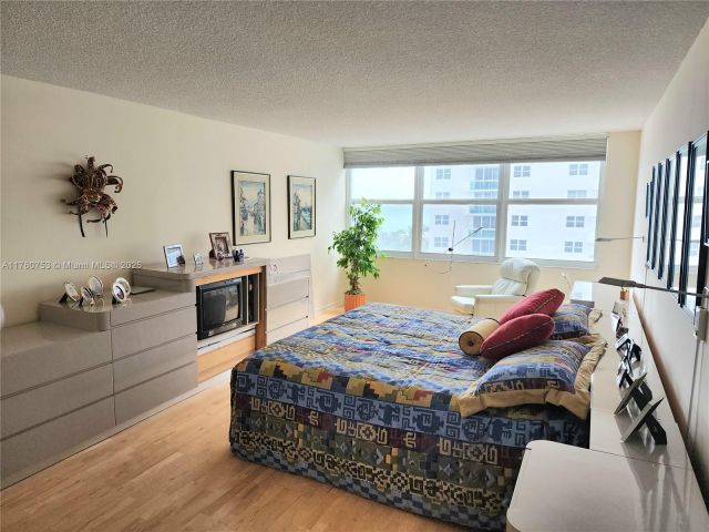 Apartment for sale  Unit #708S - photo 5736055