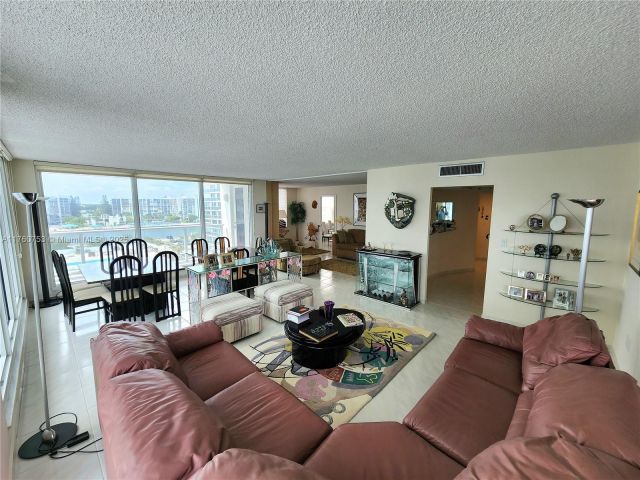 Apartment for sale  Unit #708S - photo 5736056
