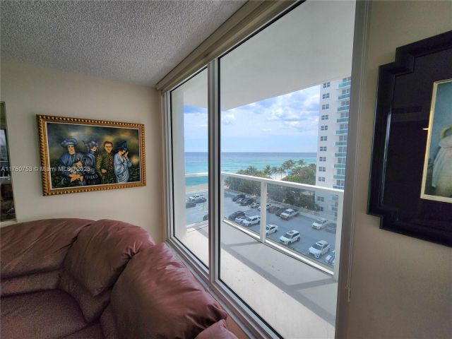 Apartment for sale  Unit #708S - photo 5736057