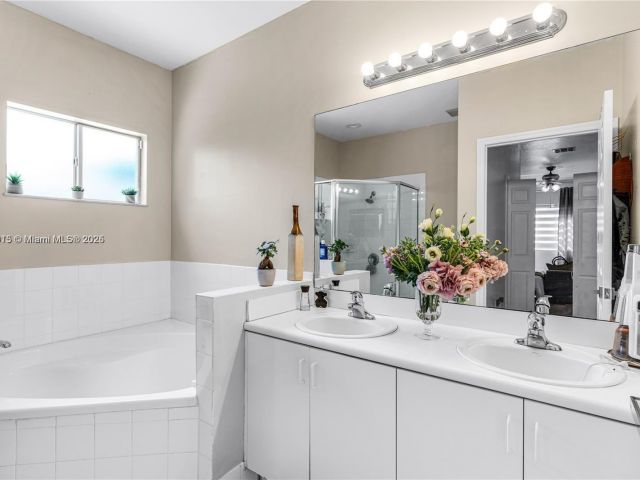 Home for sale at 14214 SW 289th Ter - photo 5924945