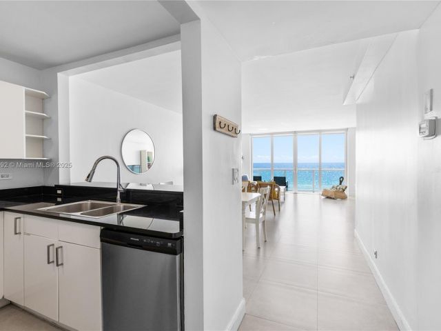 Apartment for sale  Unit #812 - photo 5691119