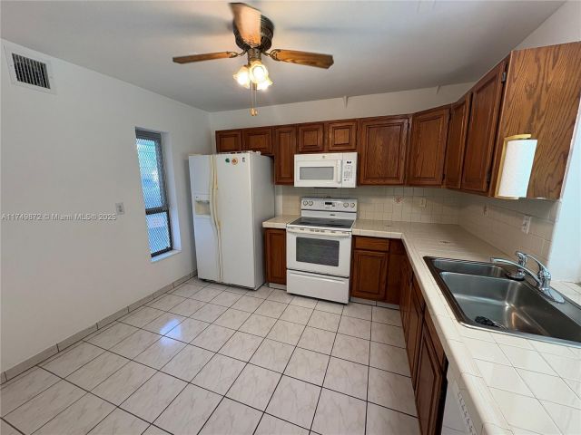 2-bedroom home for rent in Miami - 11260 SW 172nd St II2831 - MondialRealty