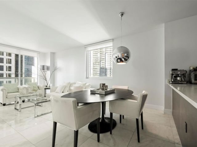 Apartment for sale  Unit #2510 - photo 5607643