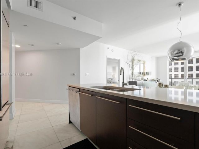 Apartment for sale  Unit #2510 - photo 5607645