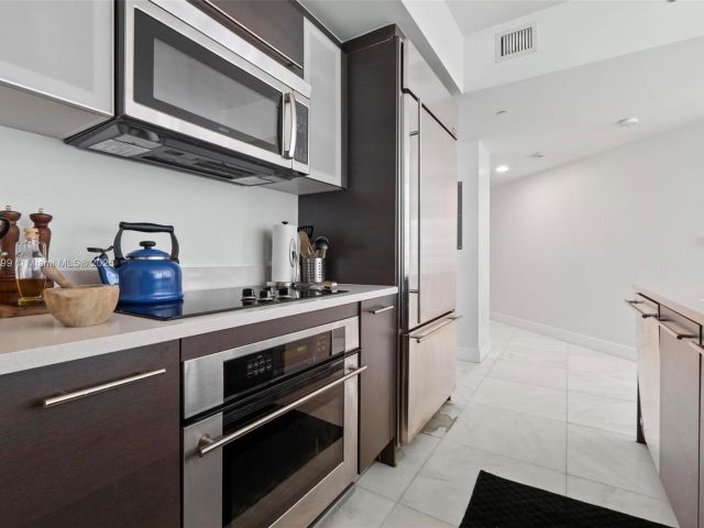 Apartment for sale  Unit #2510 - photo 5607646