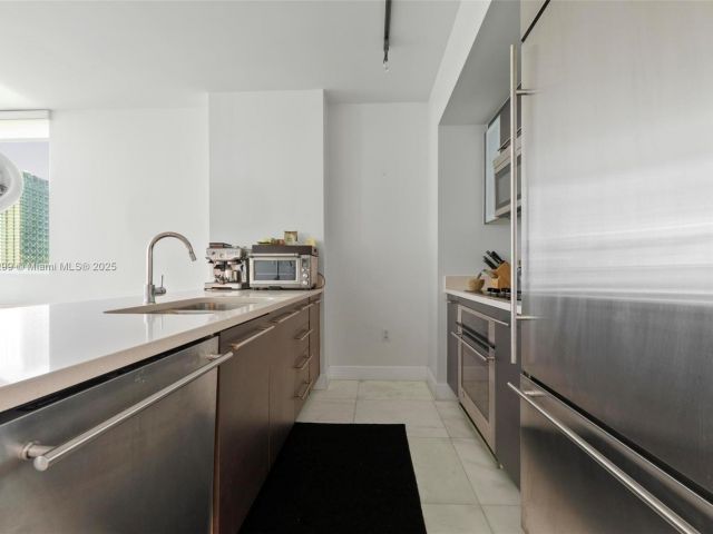 Apartment for sale  Unit #2510 - photo 5607647