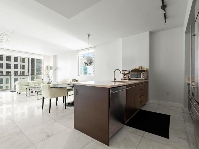 Apartment for sale  Unit #2510 - photo 5607648