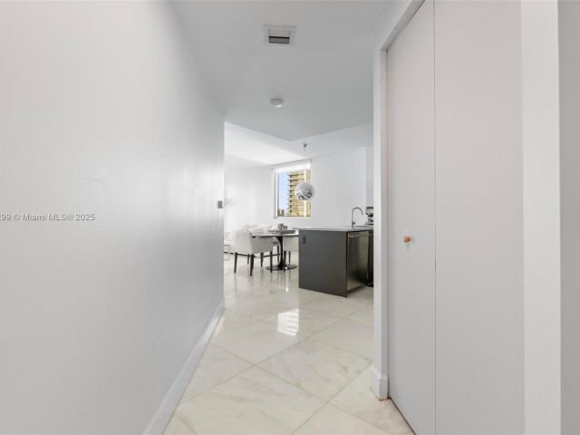 Apartment for sale  Unit #2510 - photo 5607649
