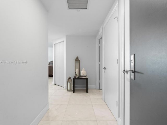 Apartment for sale  Unit #2510 - photo 5607652