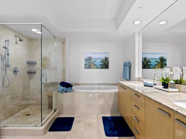 2-bedroom condo for sale in Hallandale Beach - 1830 S Ocean Dr 4508 - MondialRealty