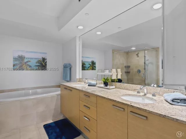 2-bedroom condo for sale in Hallandale Beach - 1830 S Ocean Dr 4508 - MondialRealty