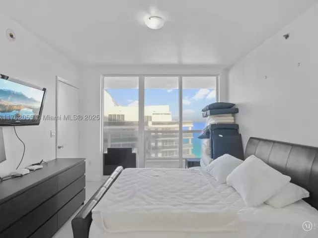 2-bedroom condo for sale in Hallandale Beach - 1830 S Ocean Dr 4508 - MondialRealty