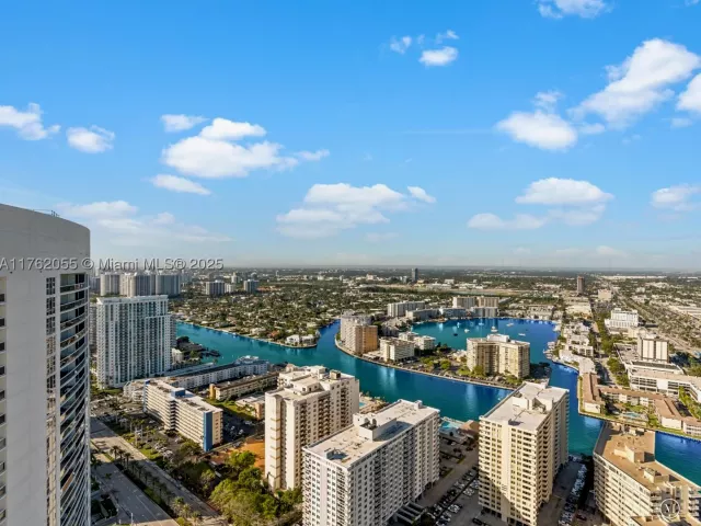 2-bedroom condo for sale in Hallandale Beach - 1830 S Ocean Dr 4508 - MondialRealty