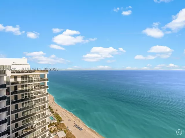 2-bedroom condo for sale in Hallandale Beach - 1830 S Ocean Dr 4508 - MondialRealty