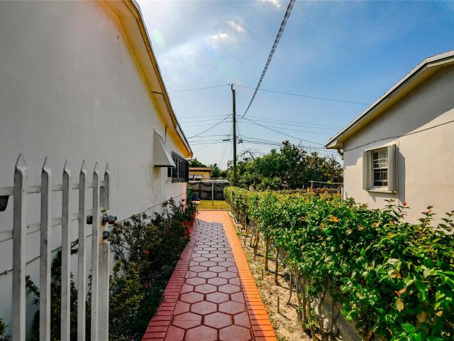 Home for sale at 17800 NW 8th Ave - photo 5720788