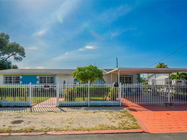 Home for sale at 17800 NW 8th Ave - photo 5720791