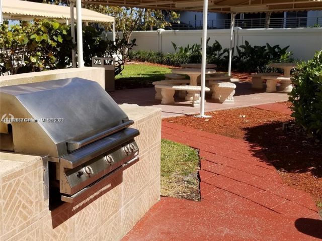 Apartment for rent  Unit #819 - photo 6076608