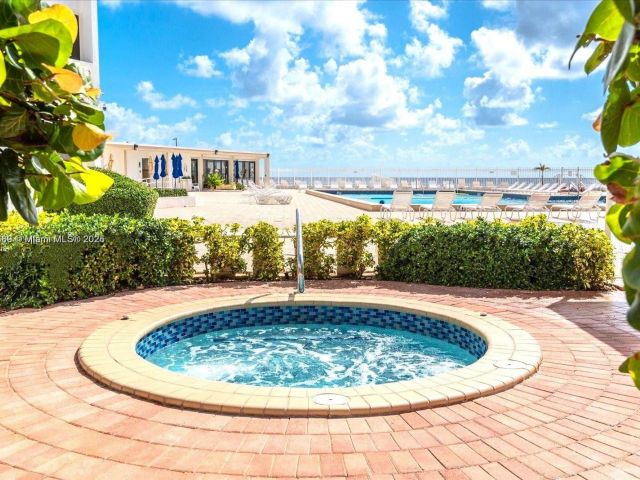 Apartment for rent  Unit #819 - photo 6076612