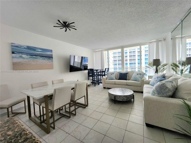 Apartment for rent  Unit #819 - photo 7443038