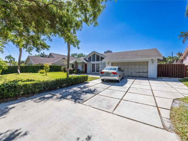 Home for sale at 820 SW 20th St - photo 5589397