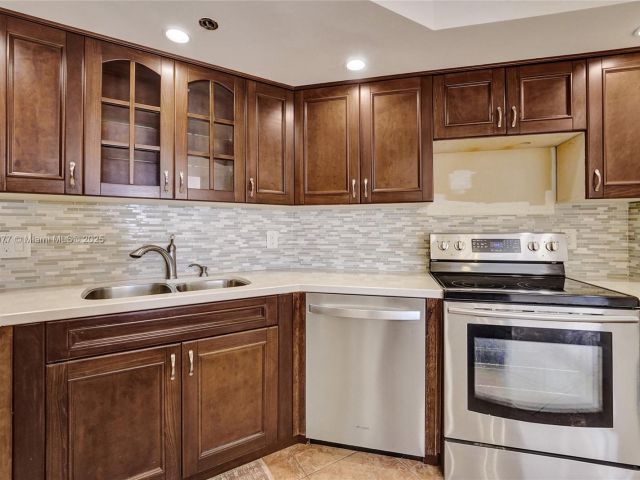 Apartment for sale  Unit #518 - photo 5669897